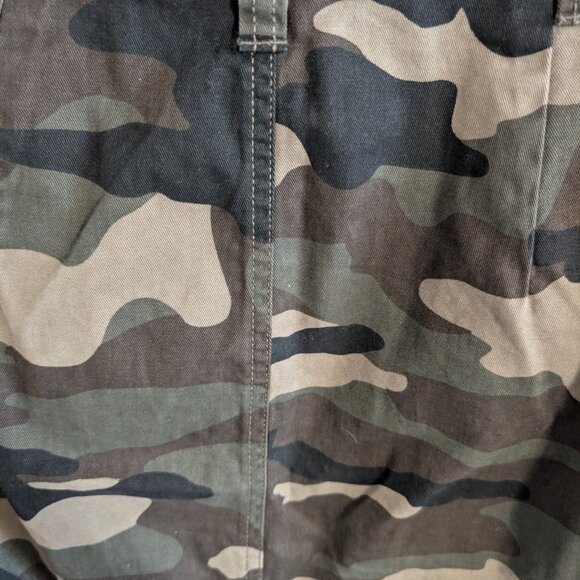 H&M Camo print Army Cargo Mini Skirt Size 8 Cotton - Picture 11 of 11